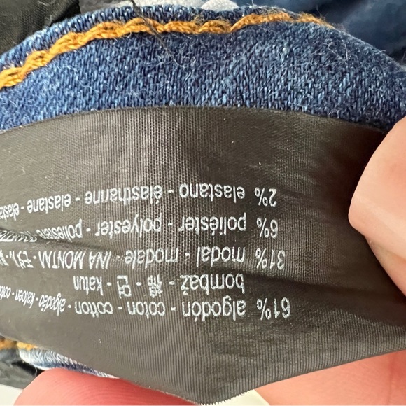 Zara denim Mid Rise flared Jeans 2 Blue Medium Wash Womens NWOT - Picture 8 of 8